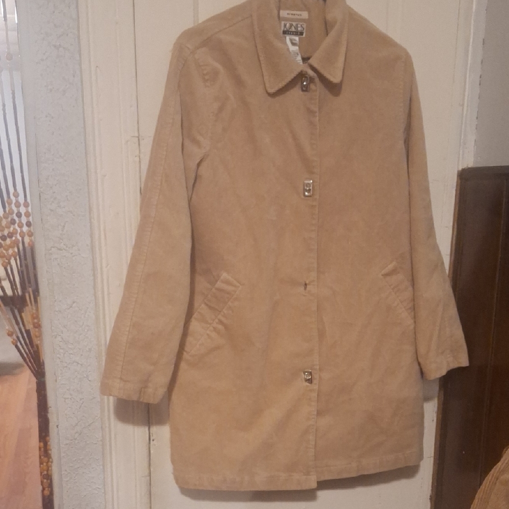 Tan Corduroy Women's Coat Tiene Un Defecto De Broche O Boton En El Ter Cer Broch
